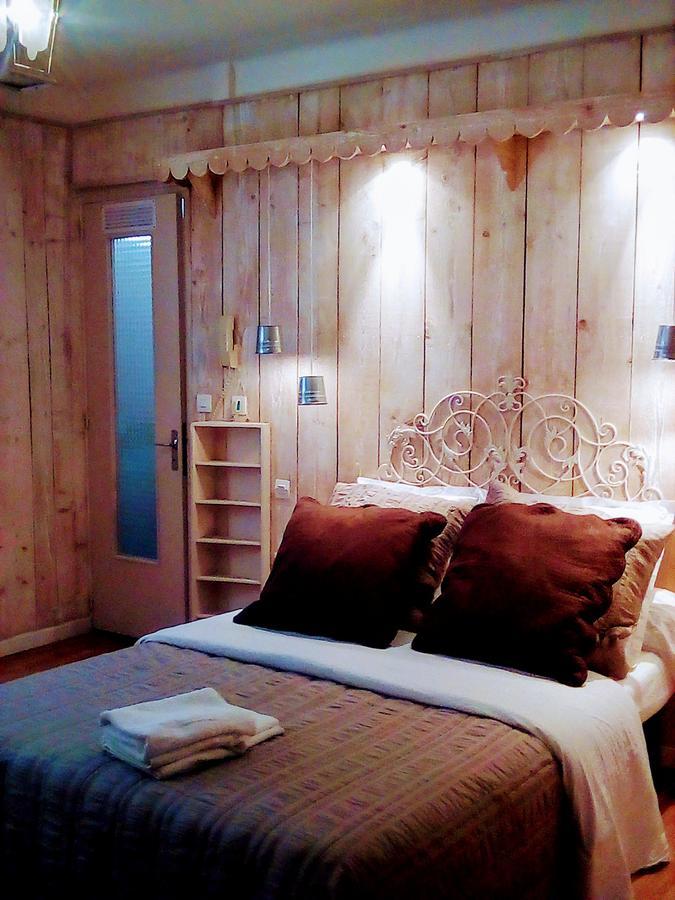 Гостьовий будинок La Mirabelle-Casteil Country House Екстер'єр фото